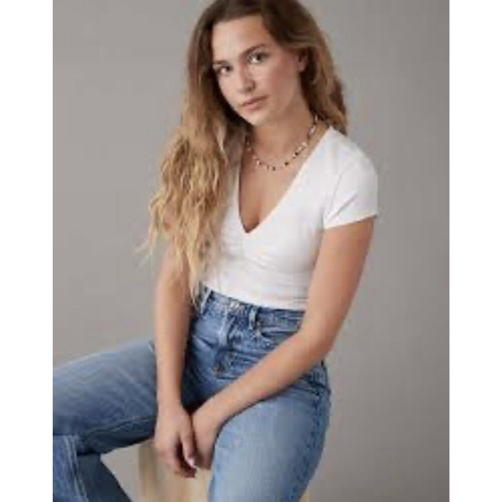 American Eagle White Ribbed Short Sleeve Bodysuit V- Neck Snap Gusset Size M